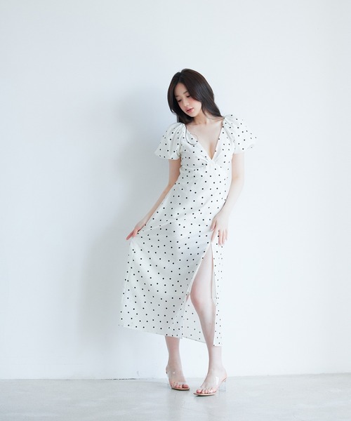 VEILA(ヴェイラ)の「フレンチパフスリーブドットワンピース(ワンピース・レディース・ピンク/ホワイト・S/M)」の13枚目の写真
