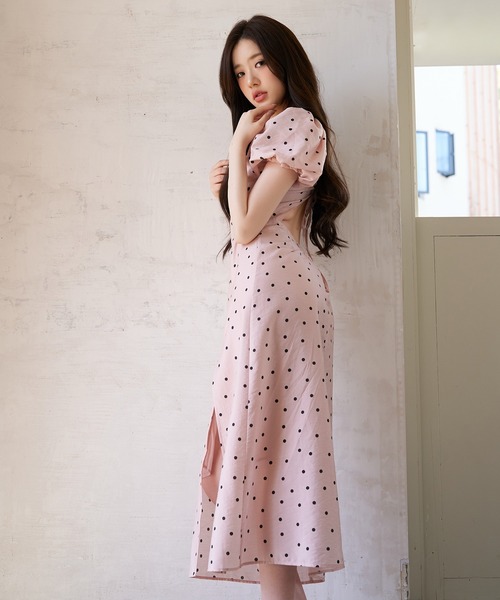 VEILA(ヴェイラ)の「フレンチパフスリーブドットワンピース(ワンピース・レディース・ピンク/ホワイト・S/M)」の5枚目の写真