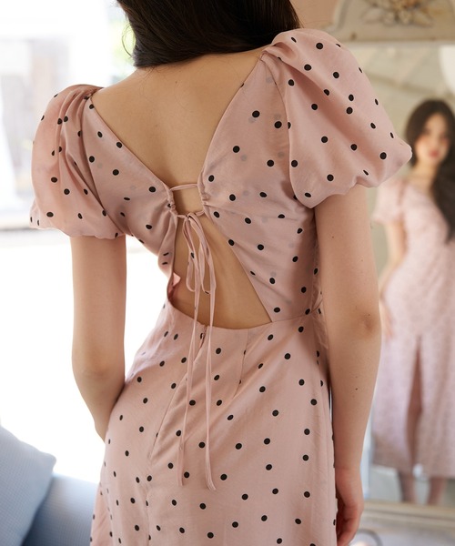 VEILA(ヴェイラ)の「フレンチパフスリーブドットワンピース(ワンピース・レディース・ピンク/ホワイト・S/M)」の8枚目の写真