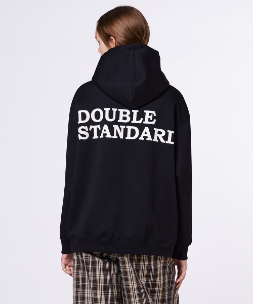 DOUBLE STANDARD CLOTHING（ダブルスタンダードクロージング）の「NOモノフィラエアクッションパーカー（パーカー・レディース・ブラック/グレー・FREE）」の2枚目の写真