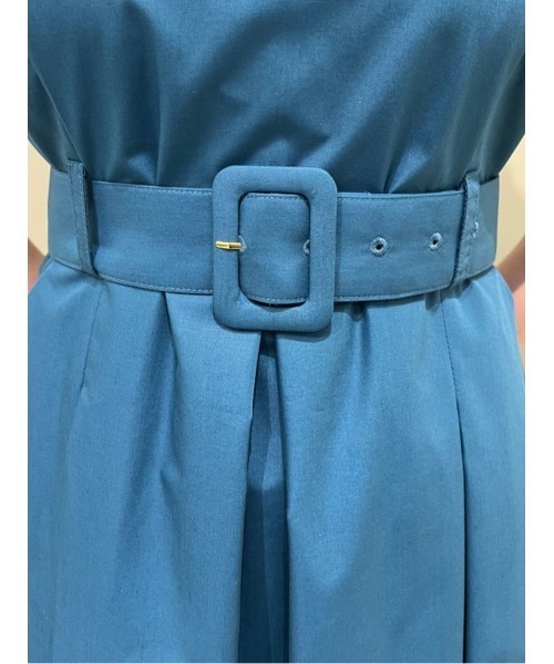 AND COUTURE(アンドクチュール)の「ショルダーフリルベルト付きワンピース(ワンピース・レディース・ブラック/ダークグリーン・FREE)」の5枚目の写真