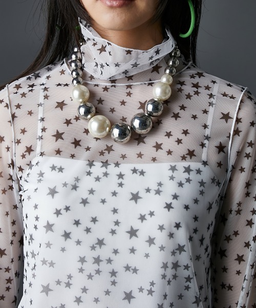 GEVS.（ジェイヴィス）の「星プリントハイネックプルオーバー(透け素材)＜大きいサイズ有＞GEVS.（Tシャツ/カットソー・レディース・アイボリー/ブラック・M/L/LL/3L/4L/5L）」の13枚目の写真