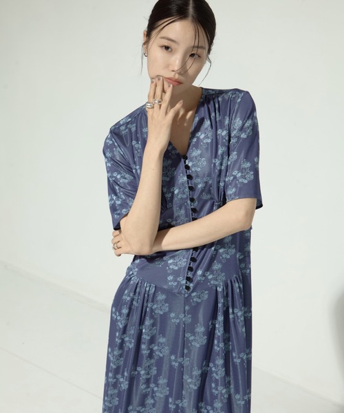 AKANE UTSUNOMIYA(アカネウツノミヤ)の「【AKANE UTSUNOMIYA/アカネウツノミヤ】《STUDIOUS別注》flower jersey onepiece/フラワージャージーワンピース(ワンピース・レディース・ブラック/ブルー・36/38)」の19枚目の写真