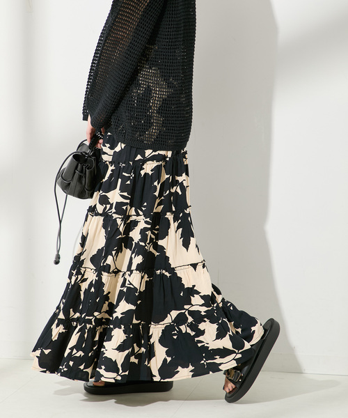 journal standard L'essage(ジャーナルスタンダードレサージュ)の「《追加》《別注》【LUSANA / ルサーナ】RUFFLE TIRED MAXI SKIRT:スカート(スカート・レディース・オートミール/ブラック系その他・SMALL)」の3枚目の写真