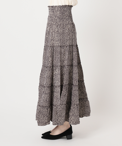 journal standard L'essage(ジャーナルスタンダードレサージュ)の「《追加》《別注》【LUSANA / ルサーナ】RUFFLE TIRED MAXI SKIRT:スカート(スカート・レディース・オートミール/ブラック系その他・SMALL)」の6枚目の写真