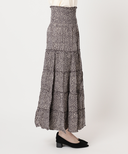 journal standard L'essage(ジャーナルスタンダードレサージュ)の「《追加》《別注》【LUSANA / ルサーナ】RUFFLE TIRED MAXI SKIRT:スカート(スカート・レディース・オートミール/ブラック系その他・SMALL)」の8枚目の写真