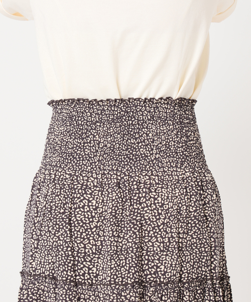 journal standard L'essage(ジャーナルスタンダードレサージュ)の「《追加》《別注》【LUSANA / ルサーナ】RUFFLE TIRED MAXI SKIRT:スカート(スカート・レディース・オートミール/ブラック系その他・SMALL)」の9枚目の写真