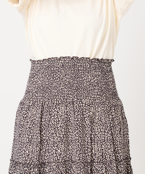 journal standard L'essage(ジャーナルスタンダードレサージュ)の「《追加》《別注》【LUSANA / ルサーナ】RUFFLE TIRED MAXI SKIRT:スカート(スカート・レディース・オートミール/ブラック系その他・SMALL)」の10枚目の写真