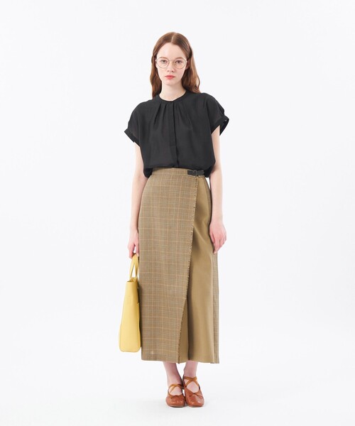 MACKINTOSH PHILOSOPHY（ﾏｯｷﾝﾄｯｼｭ ﾌｨﾛｿﾌｨｰ）の「ドレープローンコンビブラウス（シャツ/ブラウス・レディース・ベージュ/ブラック/オフホワイト・36/38）」の5枚目の写真