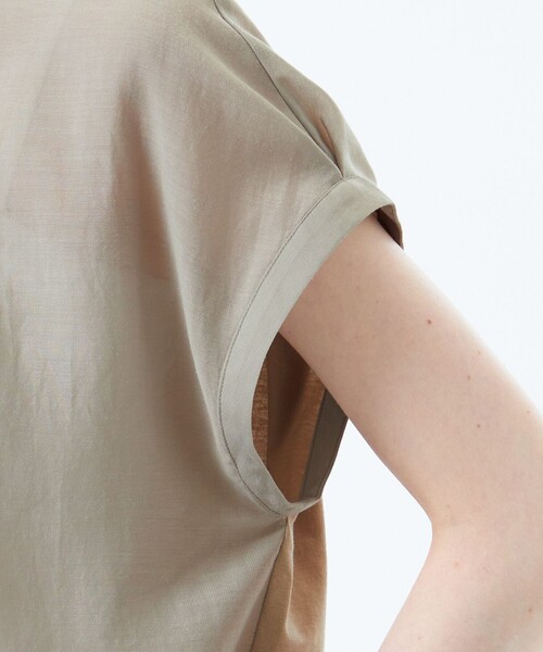 MACKINTOSH PHILOSOPHY（ﾏｯｷﾝﾄｯｼｭ ﾌｨﾛｿﾌｨｰ）の「ドレープローンコンビブラウス（シャツ/ブラウス・レディース・ベージュ/ブラック/オフホワイト・36/38）」の10枚目の写真