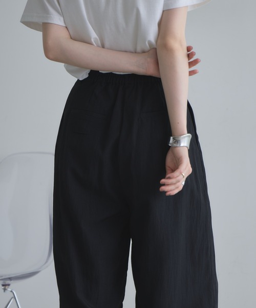 &. NOSTALGIA（アンドドットノスタルジア）の「【ZOZO限定】ロールアップ配色タックパンツ（その他パンツ・レディース・ブラウン/ブラック・M）」の13枚目の写真