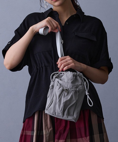 NICOLE white（ニコルホワイト）の「巾着ショルダーBAG（ショルダーバッグ・レディース・ブラック/グレー/アイボリー・FREE）」の21枚目の写真