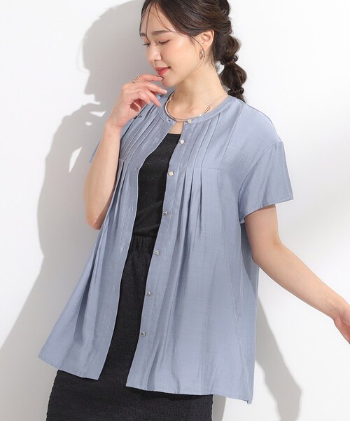 DRESKIP(ドレスキップ)の「【S-LL/ひんやり】インせず決まる タックプリーツシャツ(シャツ/ブラウス・レディース・ブルー/ネイビー/オフホワイト・01/02/04/03)」の3枚目の写真