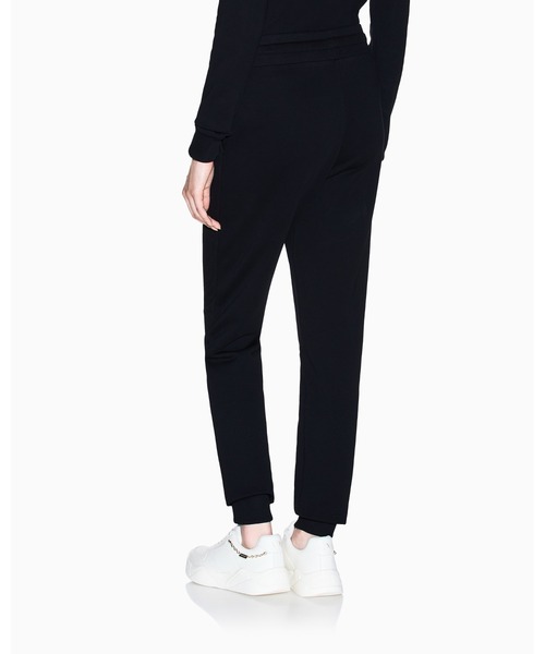 ARMANI EXCHANGE（アルマーニエクスチェンジ）の「【A|X アルマーニ エクスチェンジ】ストーンロゴ スウェットジョガーパンツ（スウェットパンツ・レディース・ブラック/ホワイト/スカイブルー・X-LARGE/SMALL/MEDIUM/LARGE/X-SMALL）」の4枚目の写真