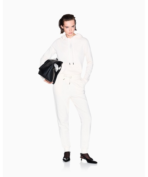 ARMANI EXCHANGE（アルマーニエクスチェンジ）の「【A|X アルマーニ エクスチェンジ】ストーンロゴ スウェットジョガーパンツ（スウェットパンツ・レディース・ブラック/ホワイト/スカイブルー・X-LARGE/SMALL/MEDIUM/LARGE/X-SMALL）」の14枚目の写真