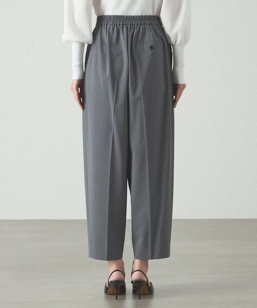 CAST:(キャストコロン)の「【着用シワ軽減/セットアップ対応】タックフォルムパンツ(スラックス・レディース・ネイビー/グレー系その他2・S/L/M)」の7枚目の写真