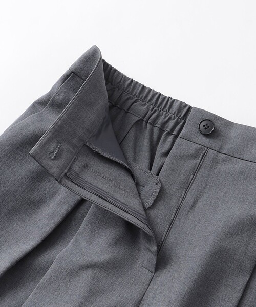 CAST:(キャストコロン)の「【着用シワ軽減/セットアップ対応】タックフォルムパンツ(スラックス・レディース・ネイビー/グレー系その他2・S/L/M)」の9枚目の写真