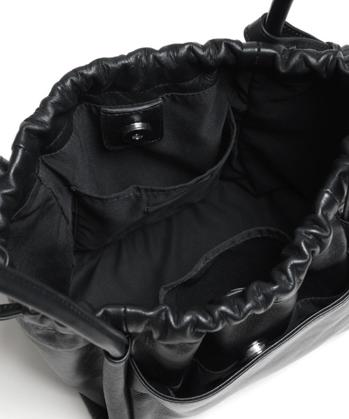 YArKA（ヤーカ）の「【YArKA/ヤーカ】real leather square bottom drawstring 2way bag [wam6] / 四角底巾着2wayバッグ（ハンドバッグ・メンズ・ブラック・FREE）」の12枚目の写真