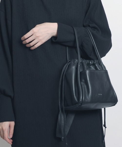 YArKA（ヤーカ）の「【YArKA/ヤーカ】real leather square bottom drawstring 2way bag [wam6] / 四角底巾着2wayバッグ（ハンドバッグ・メンズ・ブラック・FREE）」の17枚目の写真