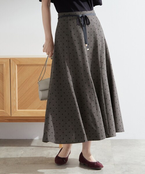 grove（グローブ）の「ドットで華やぐ　軽やかマーメイドスカート（スカート・レディース・チャコール/ベージュ系/ダークグリーン・01/02/03/04/05）」の14枚目の写真