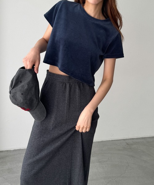CANAL JEAN(キャナルジーン)の「El mar ベロアクロップドTシャツ(Tシャツ/カットソー・レディース・ネイビー/ブラウン/ブラック・ONE SIZE)」の1枚目の写真
