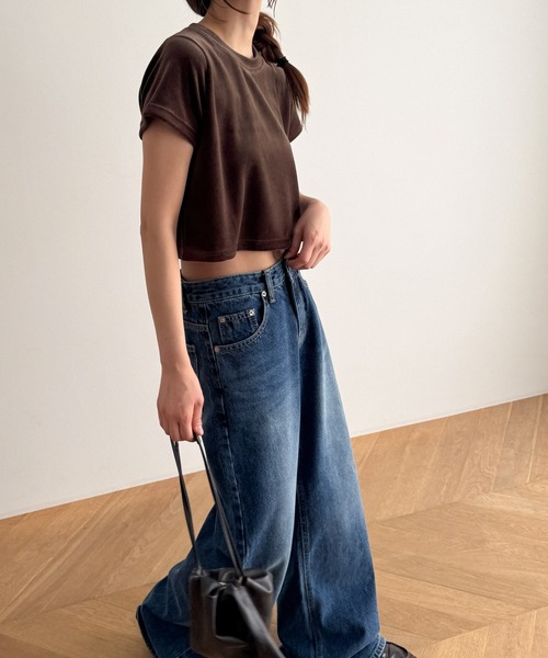 CANAL JEAN(キャナルジーン)の「El mar ベロアクロップドTシャツ(Tシャツ/カットソー・レディース・ネイビー/ブラウン/ブラック・ONE SIZE)」の4枚目の写真