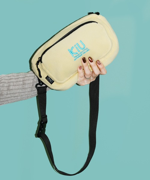 KiU（キウ）の「フリース 2WAYミニショルダーバッグ（ショルダーバッグ・レディース・ターコイズブルー/マジェンタ/ライトイエロー・FREE）」の22枚目の写真