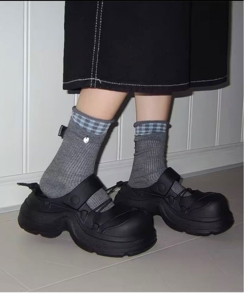 ammy.（エイミードット）の「【 ammy. / エイミードット 】 ボリュームソール クラッド トラック シューズ（スニーカー・レディース・ブラック/ベージュ・M/L/XL）」の2枚目の写真