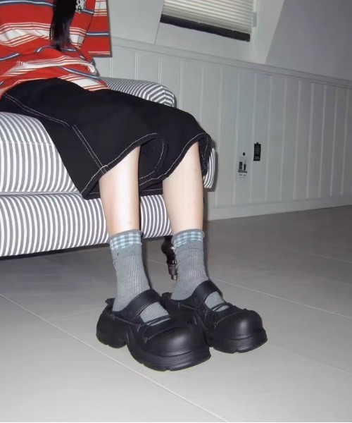 ammy.（エイミードット）の「【 ammy. / エイミードット 】 ボリュームソール クラッド トラック シューズ（スニーカー・レディース・ブラック/ベージュ・M/L/XL）」の6枚目の写真