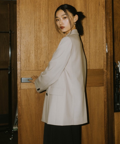 ANDRESD(アンドレスド)の「ピークド ラペル ジャケット / peaked lapel jacket(テーラードジャケット・レディース・グレー/ブラウン/ブラック/ベージュ・S/LL/L/M)」の17枚目の写真