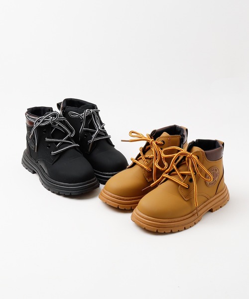 URBAN CHERRY（アーバンチェリー）の「ハイカットトレッキングスニーカー（ブーツ・キッズ・ブラック/ブラウン・21.5cm/20.5cm/20.0cm/19.5cm/19.0cm/18.5cm）」の3枚目の写真