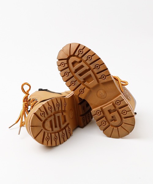 URBAN CHERRY（アーバンチェリー）の「ハイカットトレッキングスニーカー（ブーツ・キッズ・ブラック/ブラウン・21.5cm/20.5cm/20.0cm/19.5cm/19.0cm/18.5cm）」の13枚目の写真