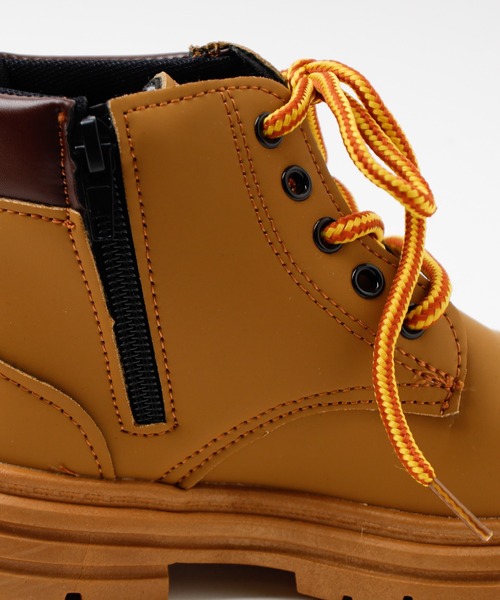 URBAN CHERRY（アーバンチェリー）の「ハイカットトレッキングスニーカー（ブーツ・キッズ・ブラック/ブラウン・21.5cm/20.5cm/20.0cm/19.5cm/19.0cm/18.5cm）」の10枚目の写真