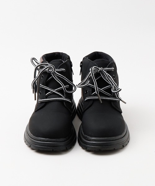 URBAN CHERRY（アーバンチェリー）の「ハイカットトレッキングスニーカー（ブーツ・キッズ・ブラック/ブラウン・21.5cm/20.5cm/20.0cm/19.5cm/19.0cm/18.5cm）」の14枚目の写真