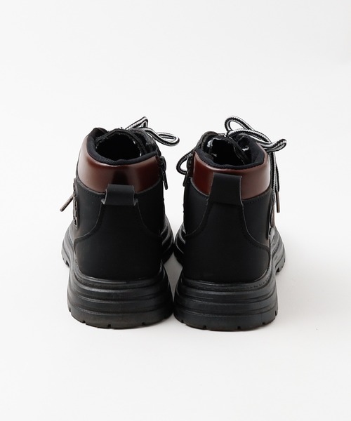 URBAN CHERRY（アーバンチェリー）の「ハイカットトレッキングスニーカー（ブーツ・キッズ・ブラック/ブラウン・21.5cm/20.5cm/20.0cm/19.5cm/19.0cm/18.5cm）」の16枚目の写真