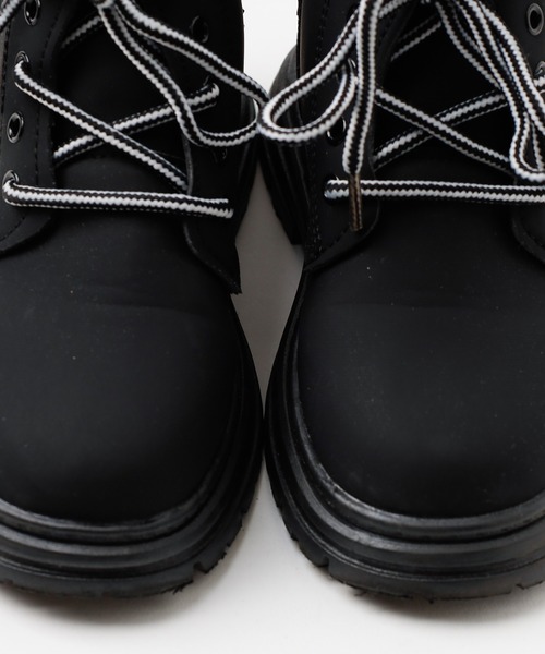 URBAN CHERRY（アーバンチェリー）の「ハイカットトレッキングスニーカー（ブーツ・キッズ・ブラック/ブラウン・21.5cm/20.5cm/20.0cm/19.5cm/19.0cm/18.5cm）」の18枚目の写真