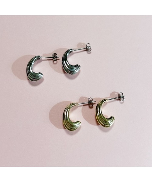 tone(トーン)の「【Seolrem】メタルシンプルハーフフープピアス(MA)(ピアス(両耳用)・レディース・シルバー/ゴールド・FREE)」の3枚目の写真