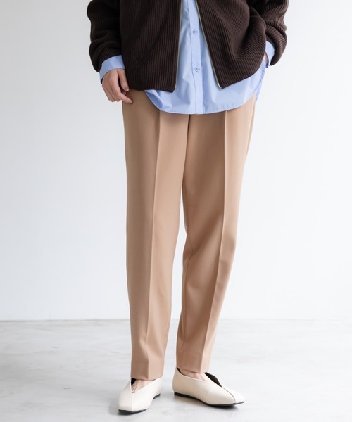 Elura（エルーラ）の「スリムウォームテーパードパンツ＜低身長サイズあり＞/591844（スラックス・レディース・ベージュ/ブラック/チャコールグレー/ライトグレー/ブラック×ホワイト・LARGE/MEDIUM/FREE(S)）」の5枚目の写真