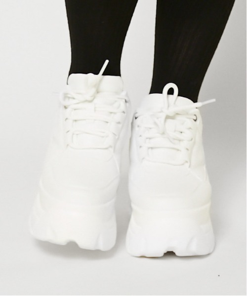 GORGE（ゴージ）の「《美脚×脚長シルエット》厚底スニーカー レディース カジュアルコーデに◎（スニーカー・レディース・オフホワイト/ブラック・L/LL/S/M）」の2枚目の写真