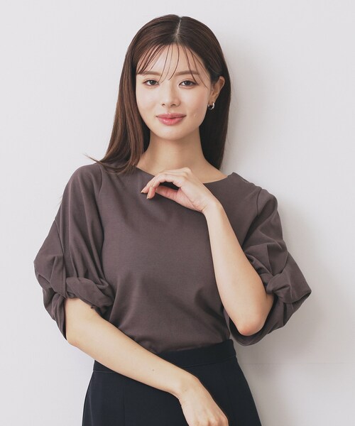 index(インデックス)の「パフスリーブツイストタックトップス【洗濯機可/接触冷感/UVケア】(Tシャツ/カットソー・レディース・ブラウン系その他/ベージュ系その他7/ホワイト系9/ネイビー/サンドベージュ・40/42/38/36)」の3枚目の写真