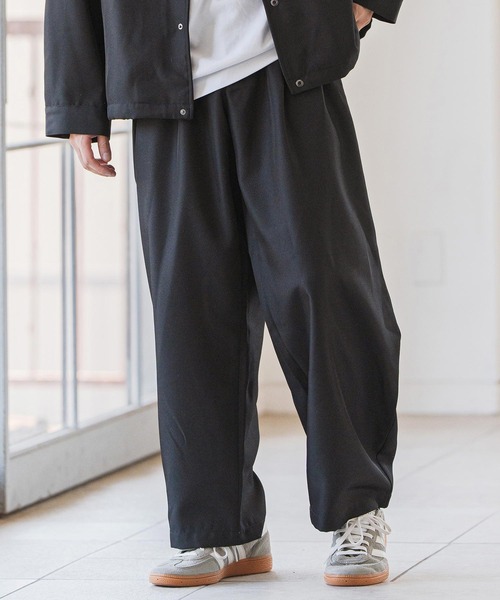 CAMBIO(カンビオ)の「mp14162- ポリツイルツータックワイドパンツ(その他パンツ・メンズ・オリーブ/ブラック/ネイビー/ベージュ・M/L/XL)」の2枚目の写真