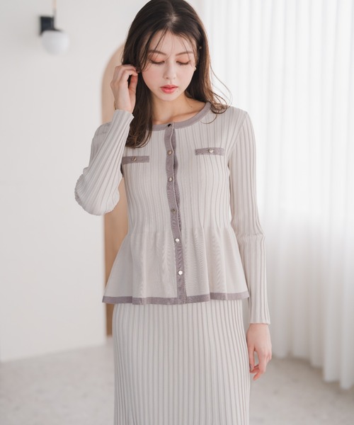 MISCH MASCH（ミッシュマッシュ）の「2025秋冬新作 ワイドリブ配色ペプラムカーディガン（カーディガン/ボレロ・レディース・グレー/ベージュ/ブラック・ﾌﾘ-）」の4枚目の写真