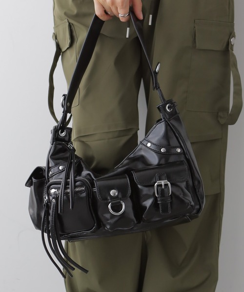 【新品】再入荷ブラック馬柄キャンバス生地ハンドショルダーバッグ セール】マルチポケットショルダーバッグ（トートバッグ）｜VIVID LADY