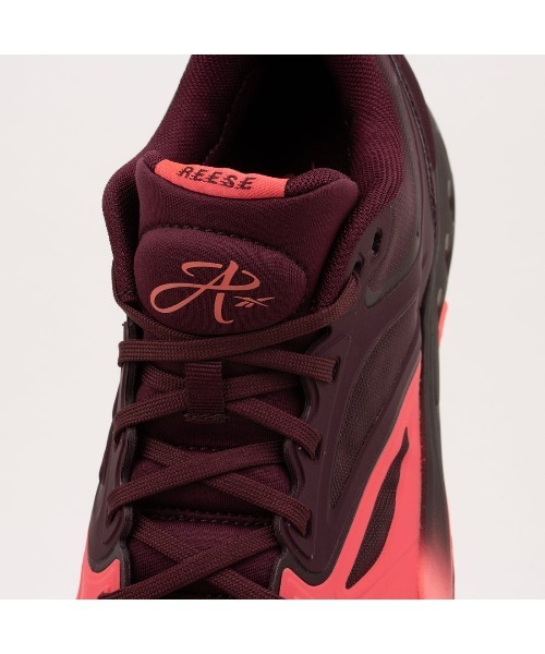 Reebok(リーボック)の「エンジン A / ENGINE A(スニーカー・メンズ・オフホワイト/チェリーレッド/エメラルドブルー/ダークパープル・25.0cm/25.5cm/26.0cm/26.5cm/27.0cm/27.5cm/28.0cm/29.0cm/30.0cm/28.5cm/24.5cm)」の22枚目の写真