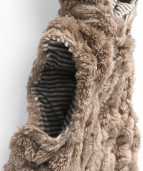 BRANSHES(ブランシェス)の「【ベビー】ケーブル柄クマ耳ベスト(ベスト・キッズ・アイボリー/ブラウン・FREE)」の4枚目の写真