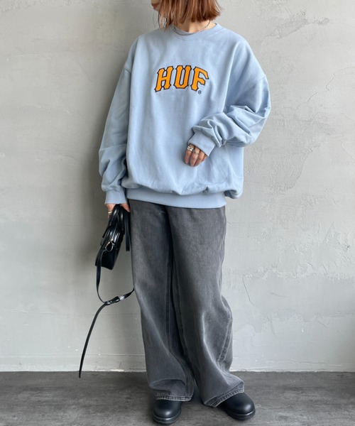 HUF（ハフ）の「[HUF/ハフ] ARCH APPLIQUE ブランドロゴ クルーネック