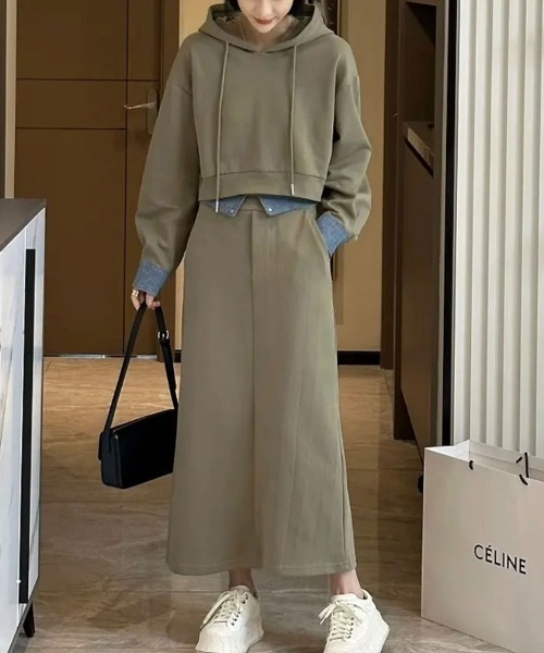 SallyLunn（サリーラン）の「スリットフーディセットアップ（Tシャツ/カットソー・レディース・グリーン/ブラック・MEDIUM/LARGE）」の6枚目の写真