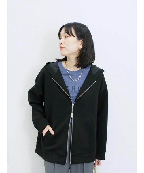Samansa Mos2 blue（サマンサモスモスブルー）の「ダンボールフードジャケット（ノーカラージャケット・レディース・ブラック/ボルドー/キナリ・F）」の5枚目の写真