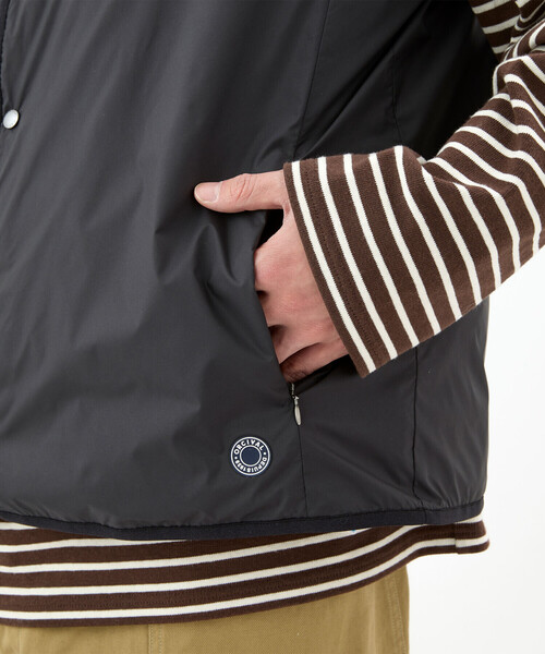 ORCIVAL（オーシバル）の「ORCIVAL | ポリエステルタフタ インナーダウン ベスト MEN（ダウンベスト・メンズ・ブラック/ダークネイビー/グリーン・4/5）」の7枚目の写真