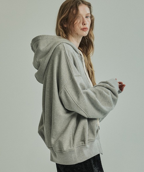 PUBLIC TOKYO(パブリックトウキョウ)の「極 オーバーサイズバルーンフーディ(パーカー・レディース・ライトグレー・FREE)」の4枚目の写真